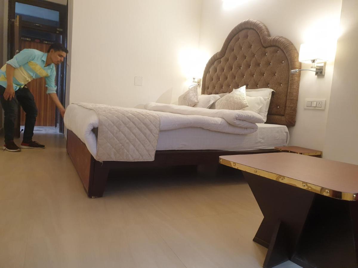 The Neeraj Palace Ришикеш Экстерьер фото
